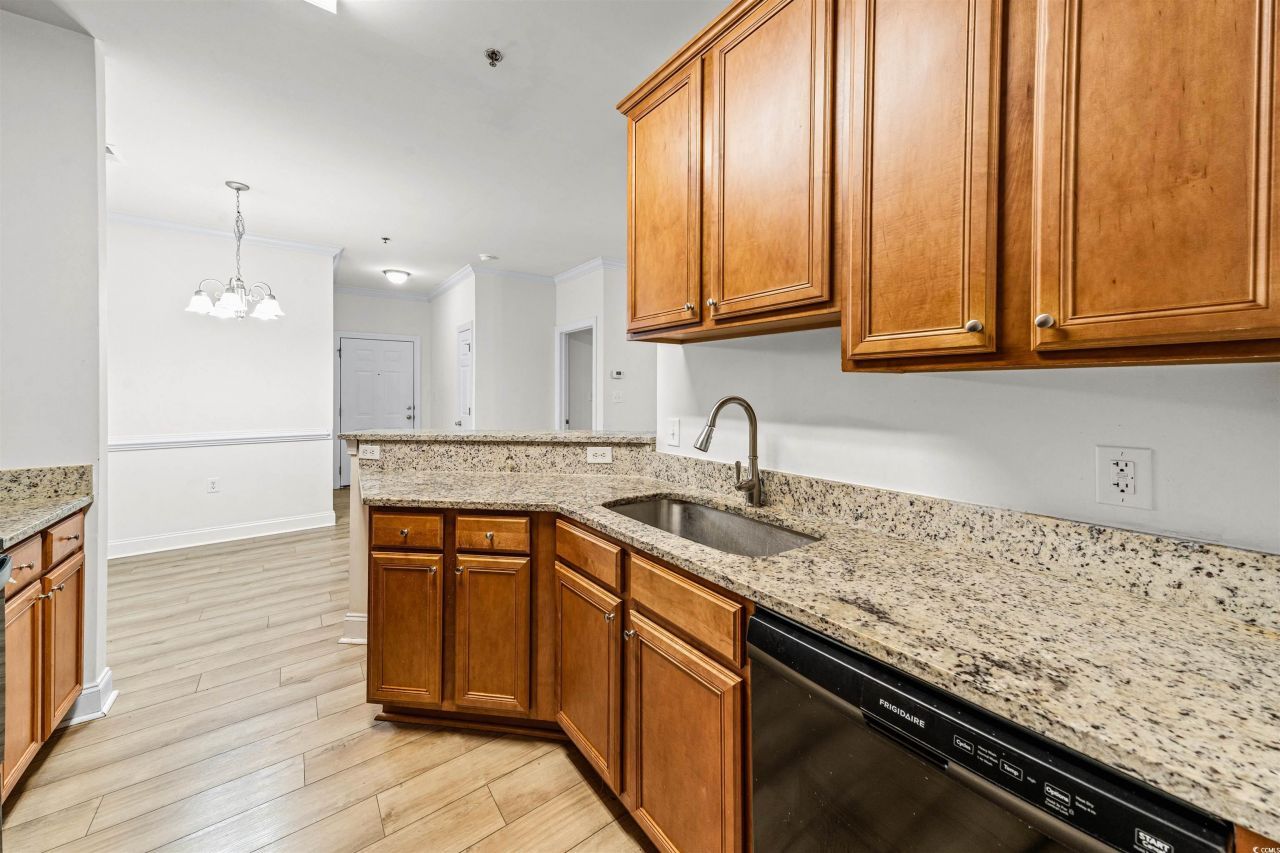 2025 Silvercrest Dr. Photo 11