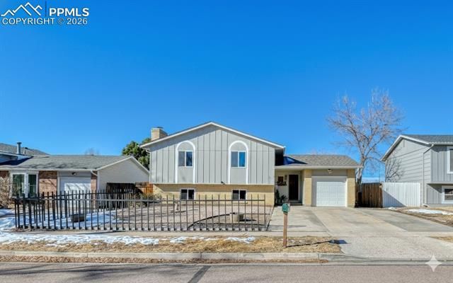 2758 Ferber Drive, Colorado Springs, CO 80916 Main Photo