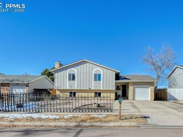 2758 Ferber Drive, Colorado Springs, CO 80916