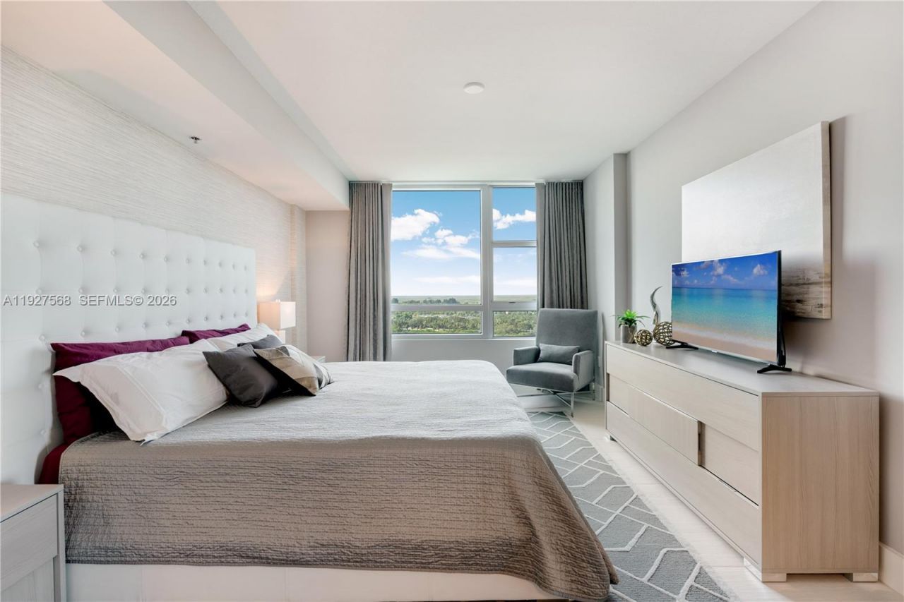 2641 N Flamingo Rd, Unit 1703N, Sunrise, FL 33323 Photo