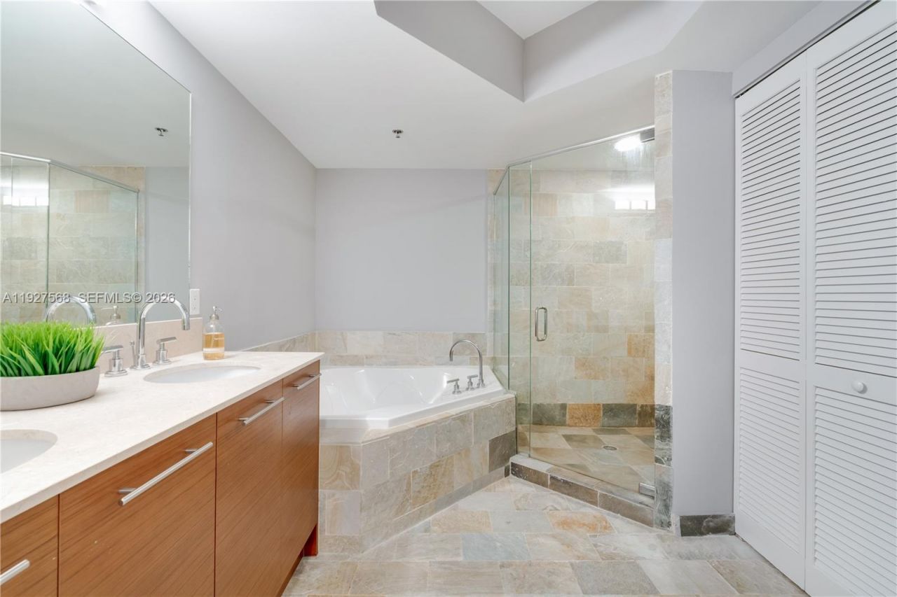2641 N Flamingo Rd, Unit 1703N, Sunrise, FL 33323 Photo
