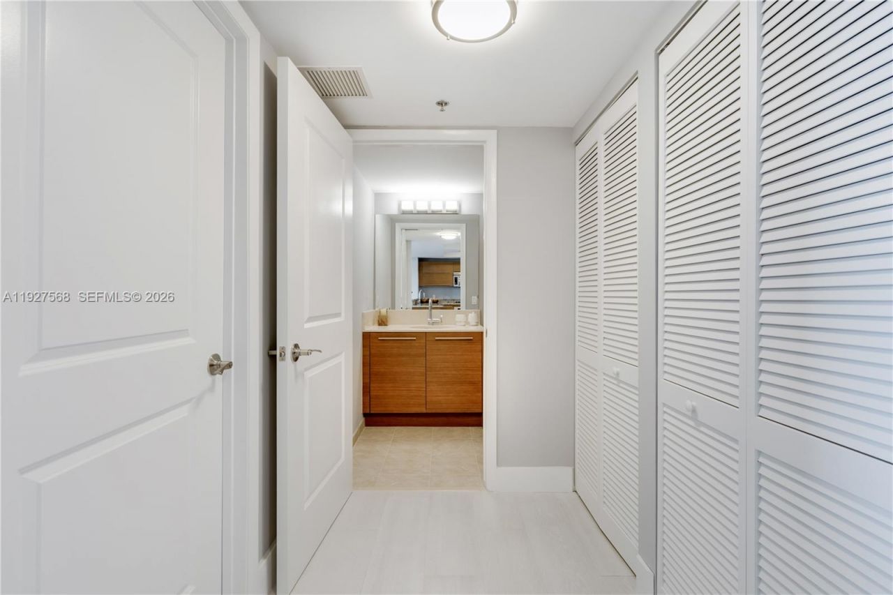 2641 N Flamingo Rd, Unit 1703N, Sunrise, FL 33323 Photo