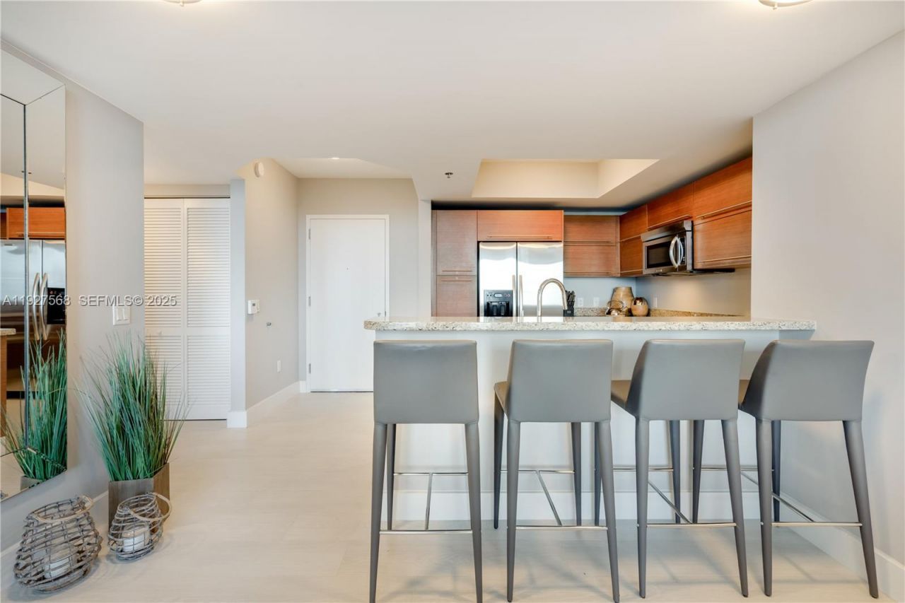 2641 N Flamingo Rd, Unit 1703N, Sunrise, FL 33323 Photo