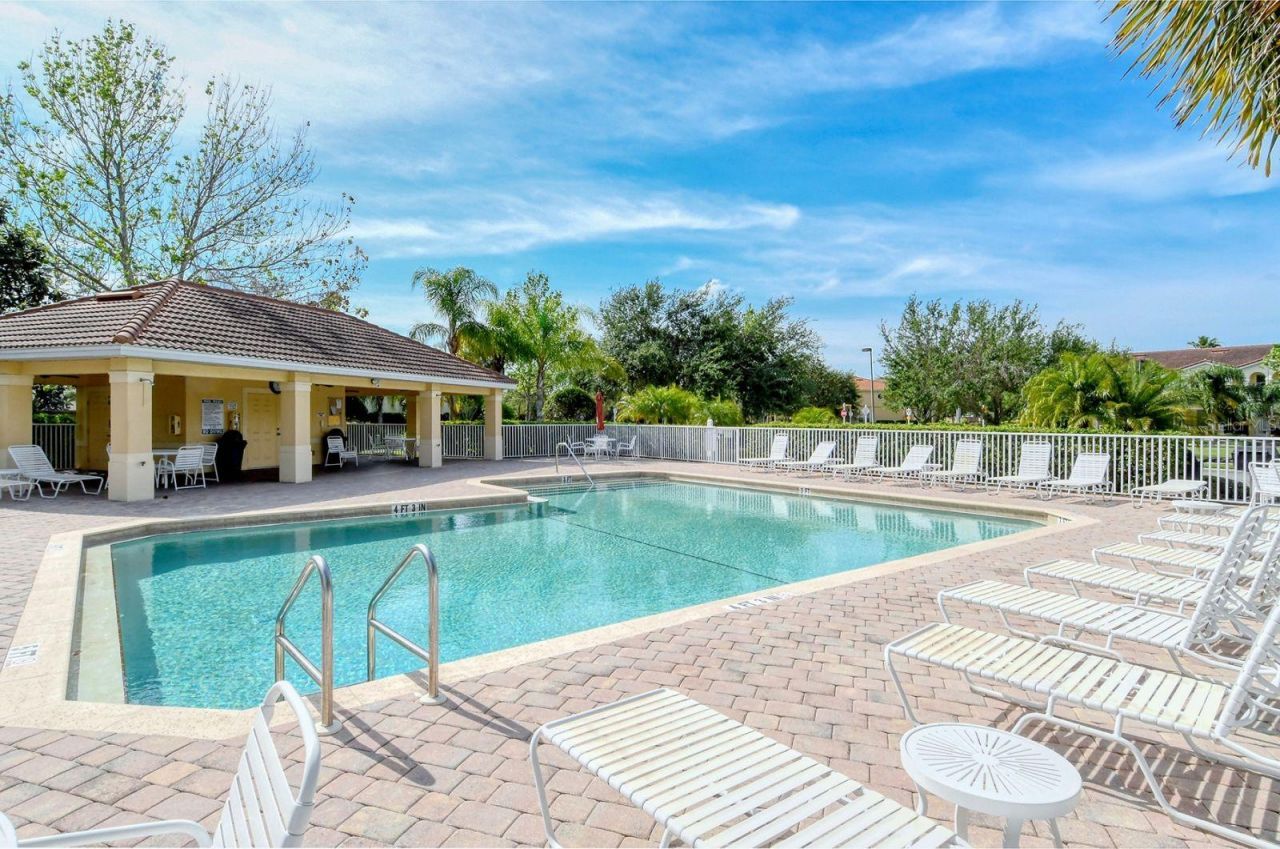 3776 82nd Avenue Circle E, Unit 103, Sarasota, FL 34243 Photo