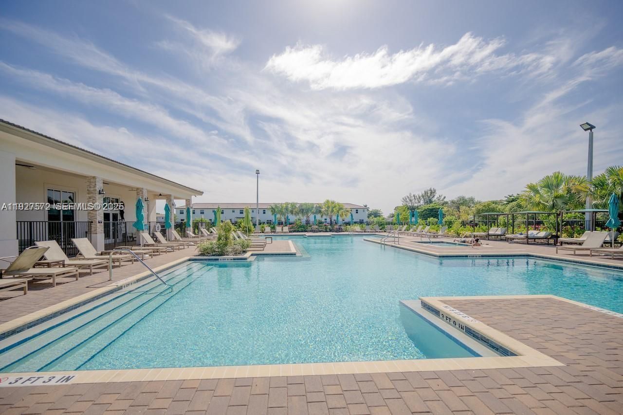 2281 NW 131st Cir, Miami, FL 33167 Photo