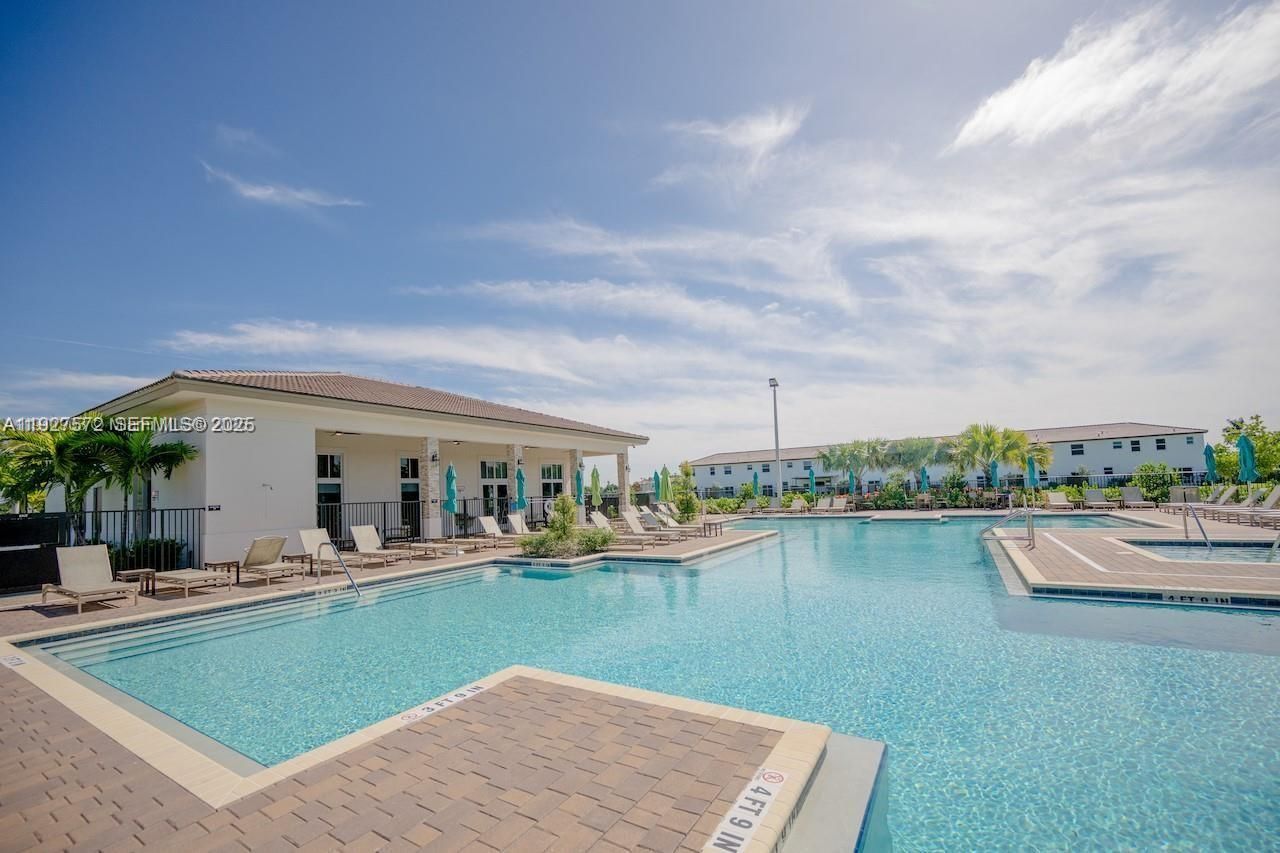 2281 NW 131st Cir, Miami, FL 33167 Photo