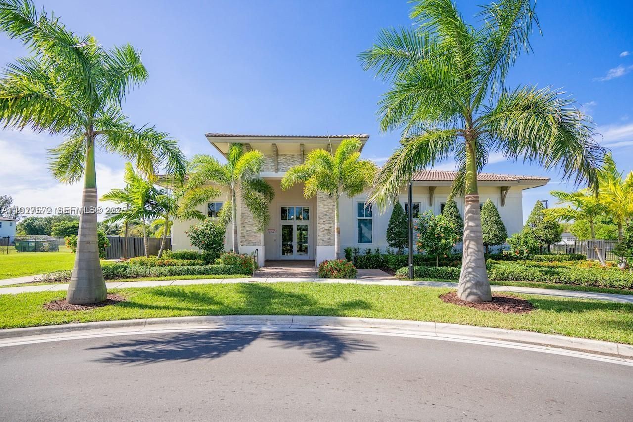 2281 NW 131st Cir, Miami, FL 33167 Photo