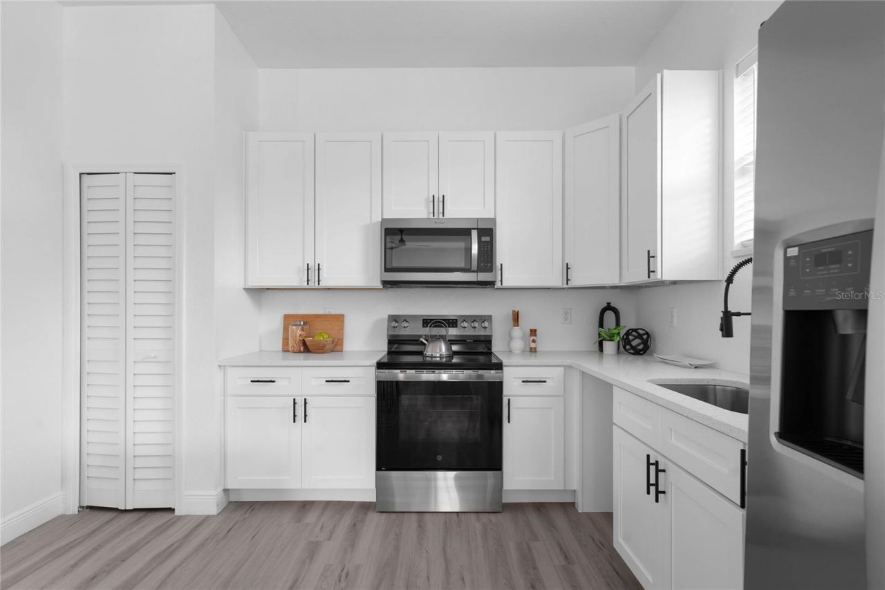 1421 35th Street S, Saint Petersburg, FL 33711 Photo