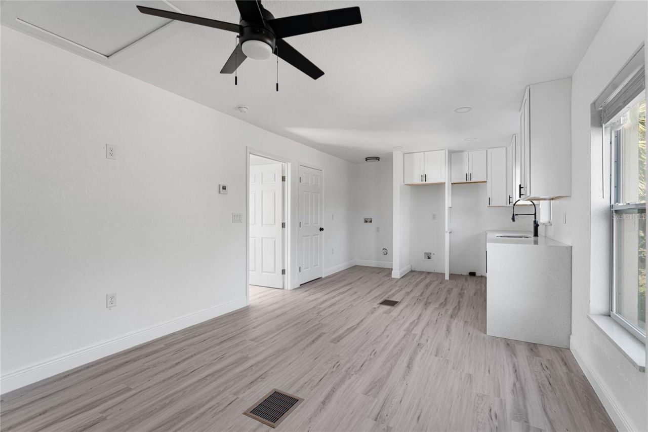 1421 35th Street S, Saint Petersburg, FL 33711 Photo