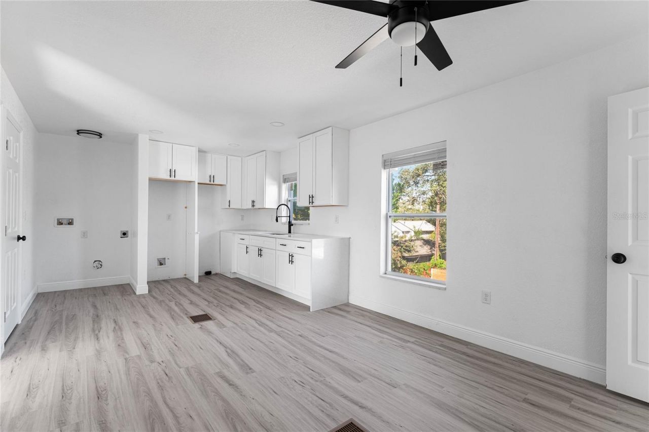 1421 35th Street S, Saint Petersburg, FL 33711 Photo