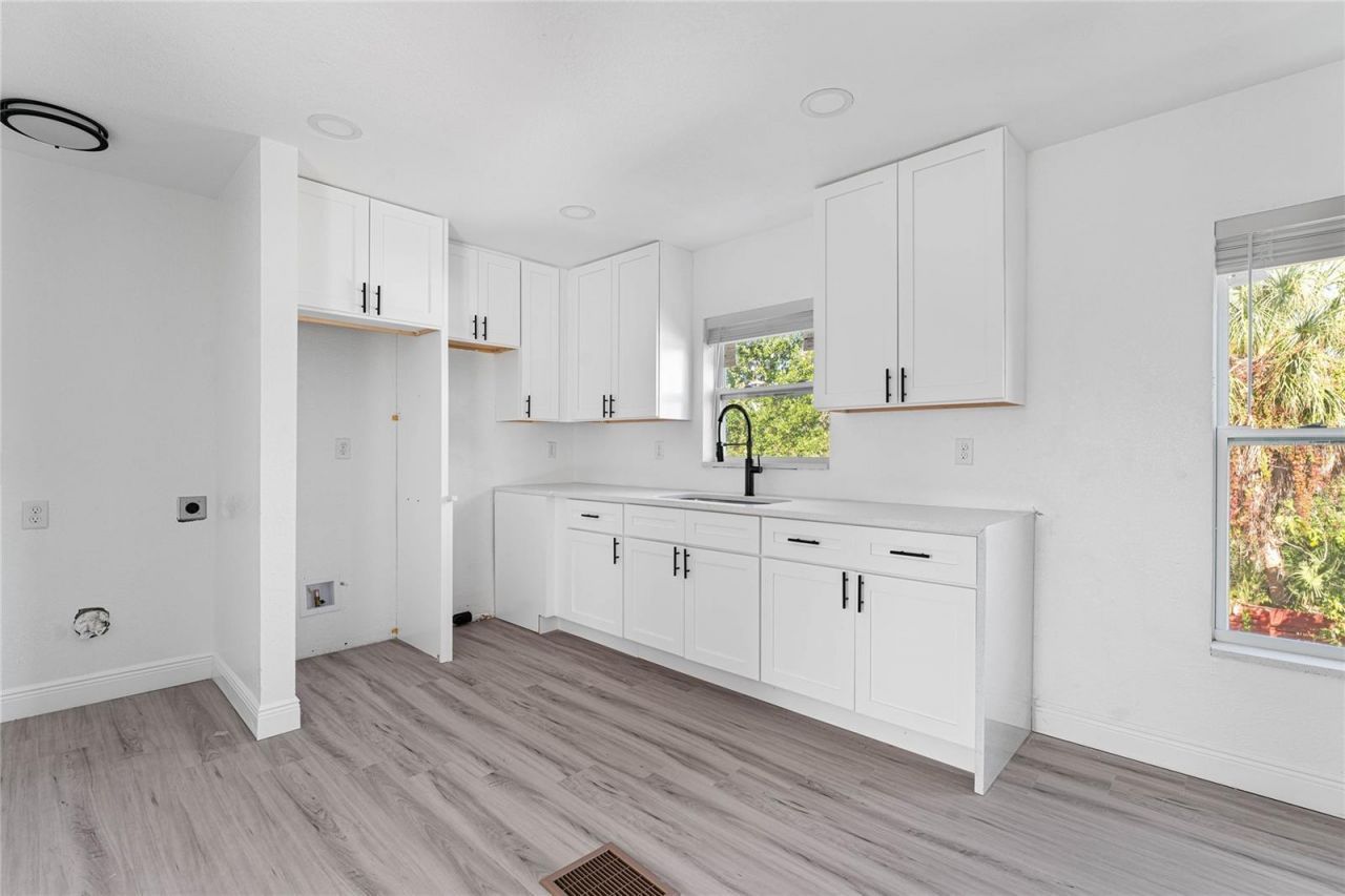 1421 35th Street S, Saint Petersburg, FL 33711 Photo