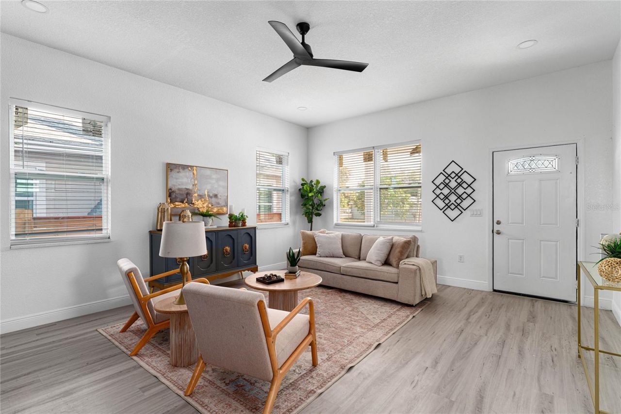 1421 35th Street S, Saint Petersburg, FL 33711 Photo