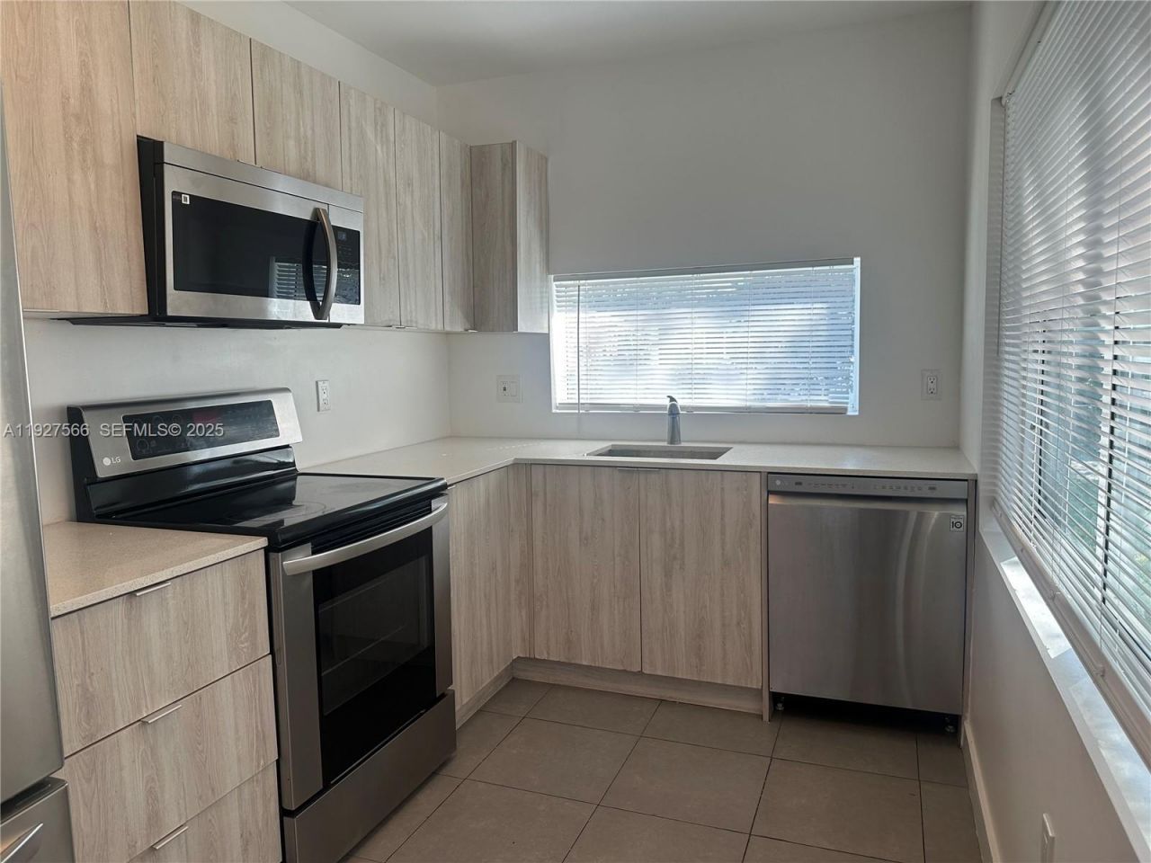 2206 Simms St, Unit 2206, Hollywood, FL 33020 Photo