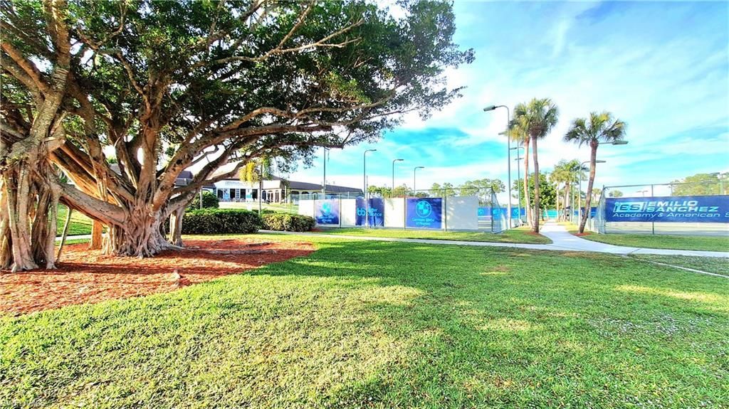 406 Meadowlark Ln, Unit 406A, Naples, FL 34105 Photo