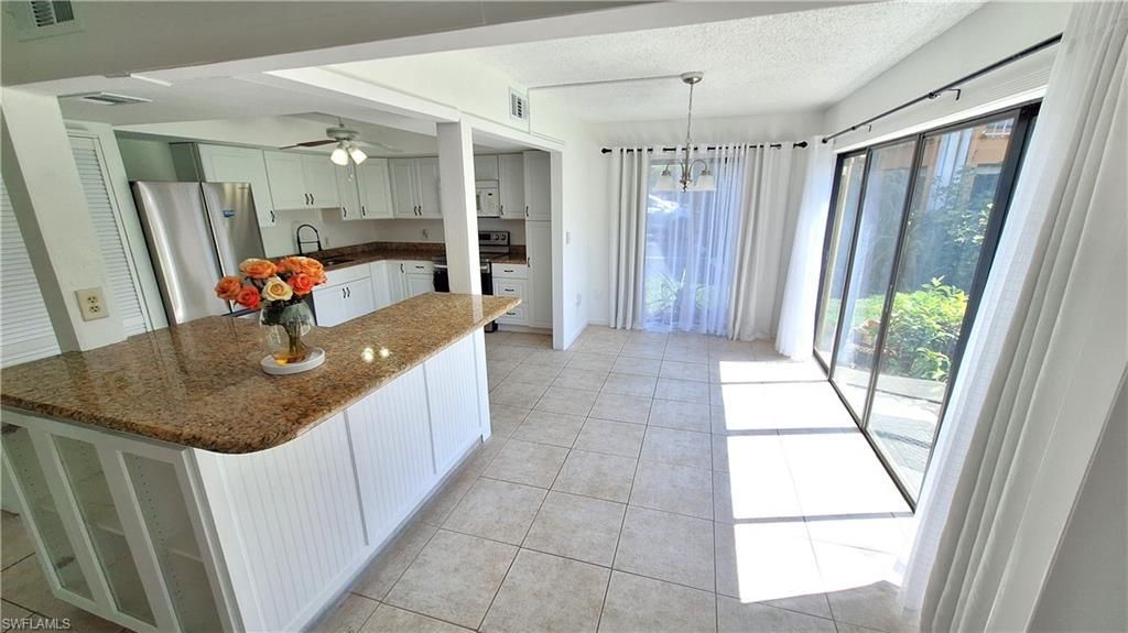 406 Meadowlark Ln, Unit 406A, Naples, FL 34105 Photo