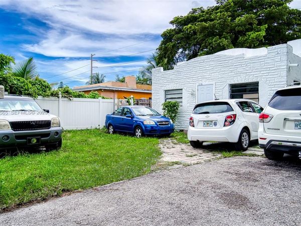 2516 Cleveland St, Hollywood, FL 33020