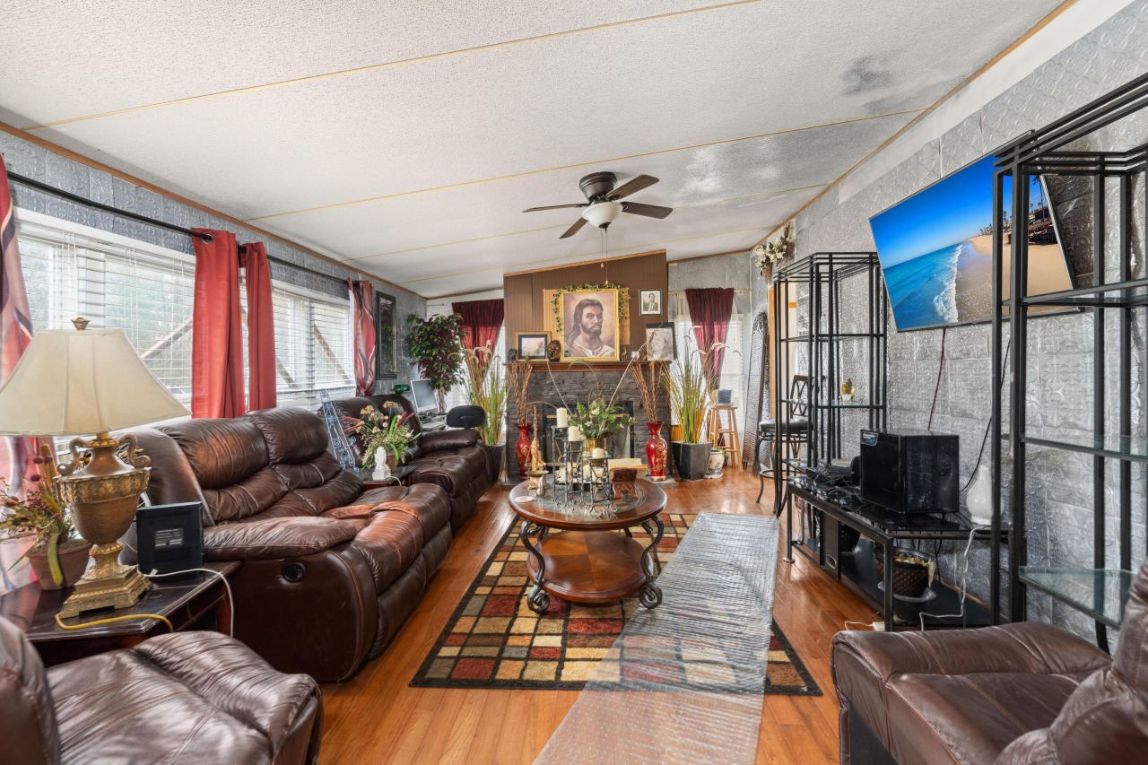 948 S S Main Street Street Photo 11