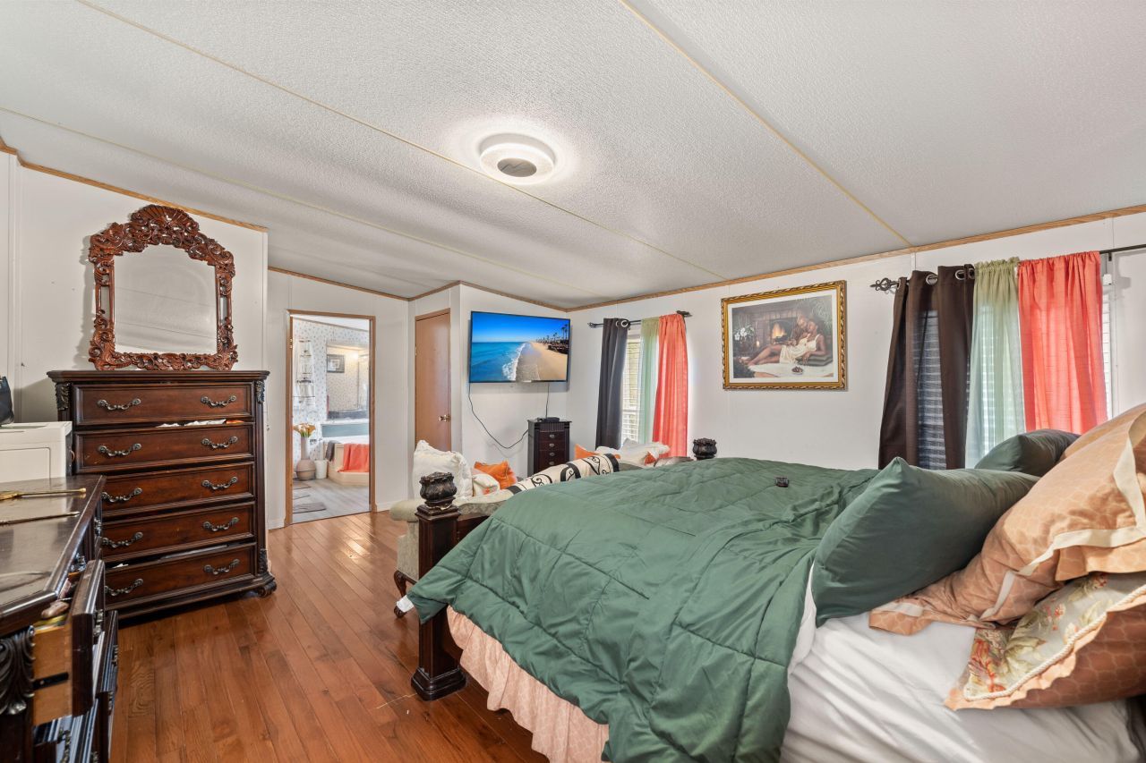 948 S S Main Street Street Photo 15