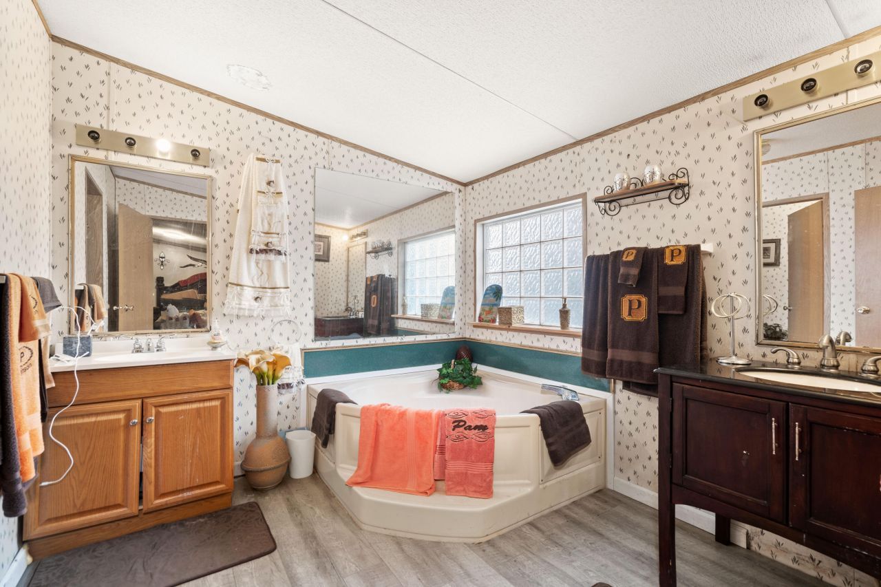 948 S S Main Street Street Photo 16