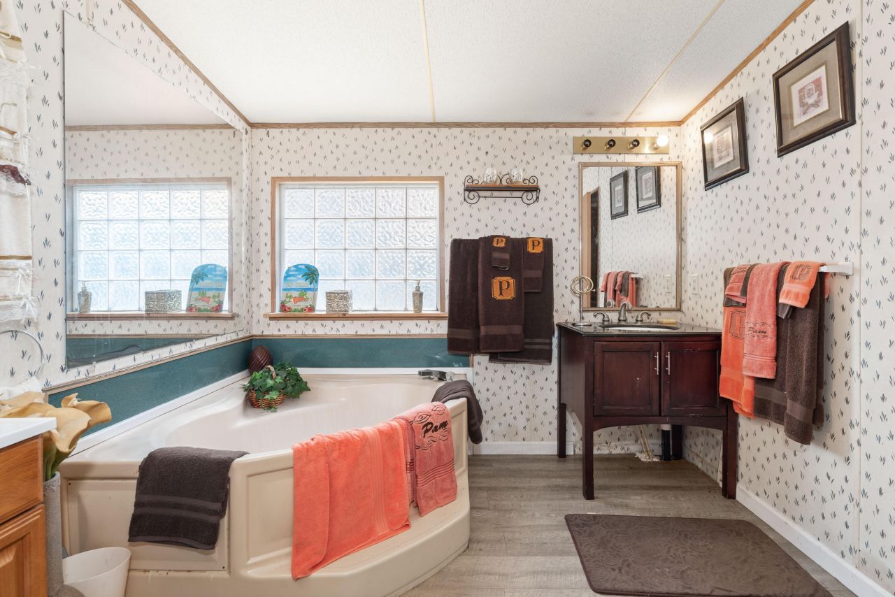 948 S S Main Street Street Photo 17