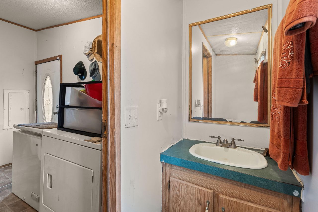 948 S S Main Street Street Photo 23