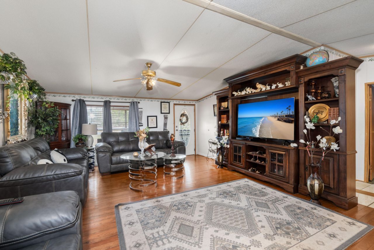 948 S S Main Street Street Photo 6