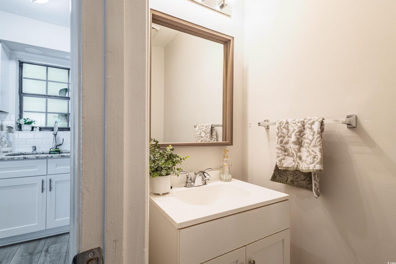 1608 Fawn Vista Dr. N Photo 12