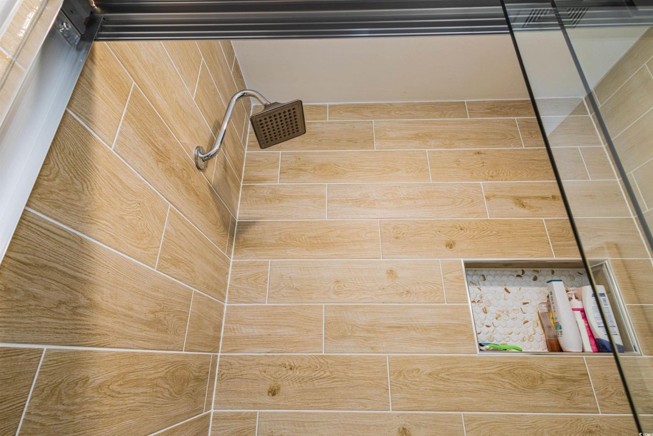 1608 Fawn Vista Dr. N Photo 17