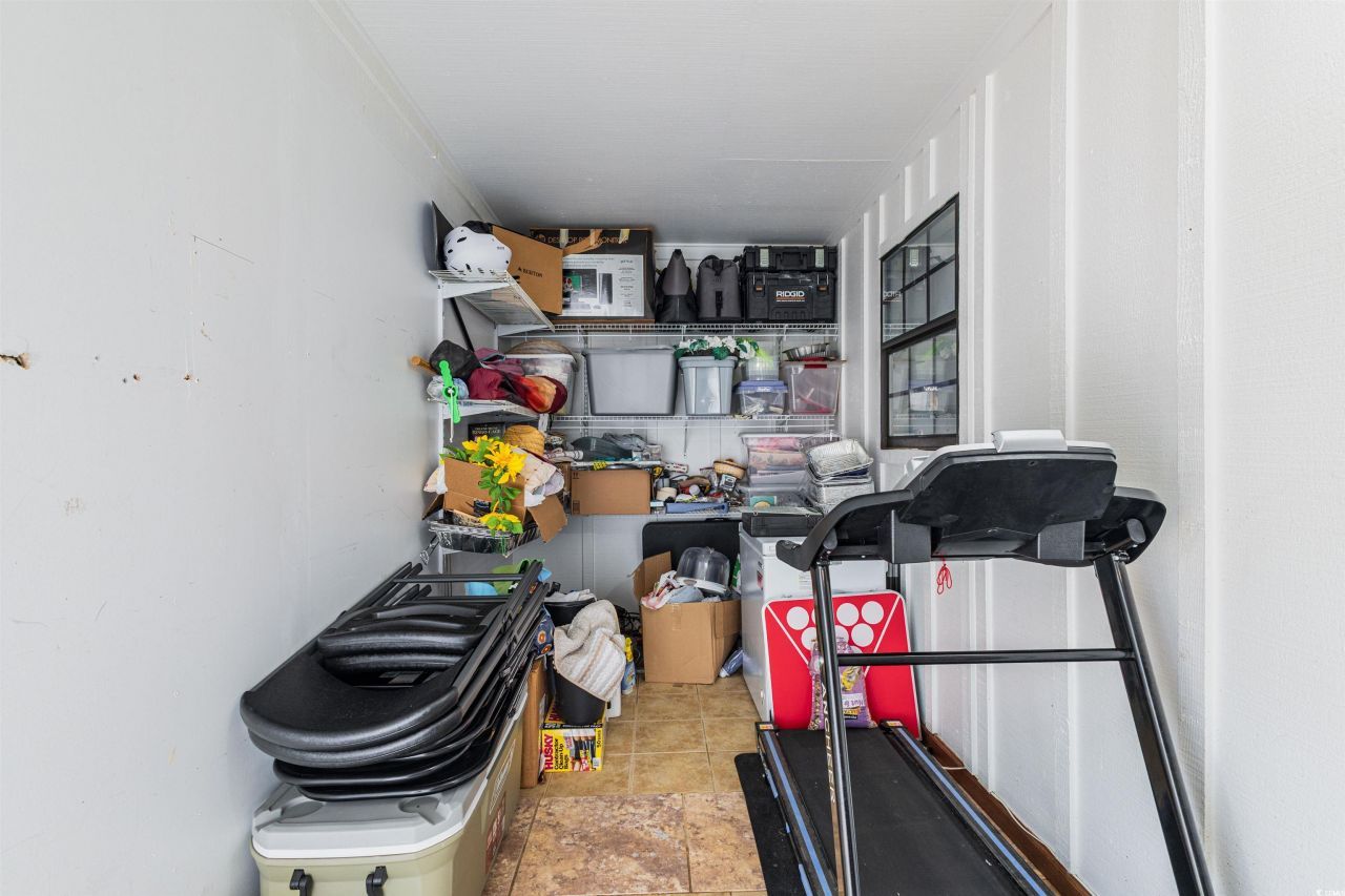 1608 Fawn Vista Dr. N Photo 31