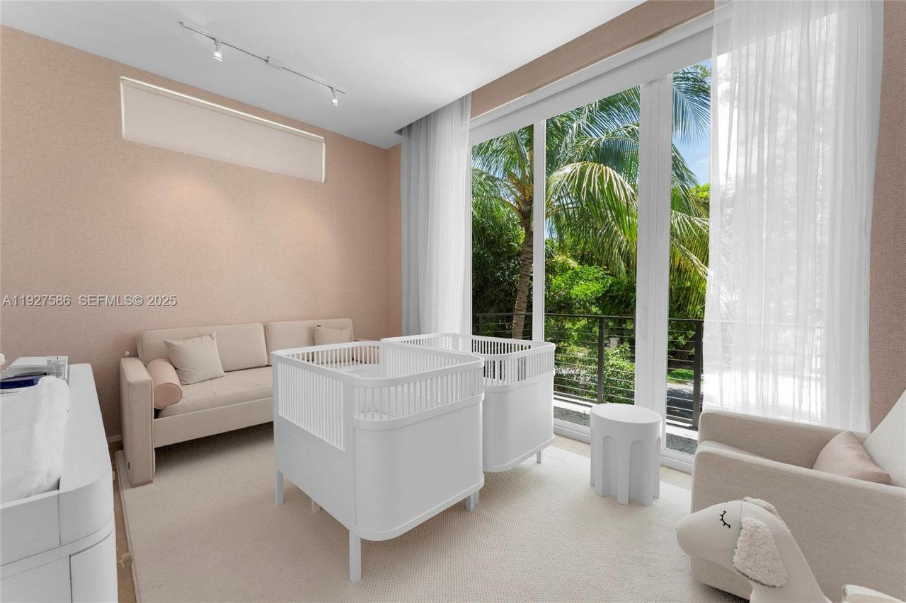 335 W 46th St, Miami Beach, FL 33140 Photo