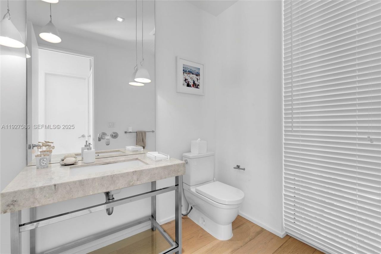 335 W 46th St, Miami Beach, FL 33140 Photo