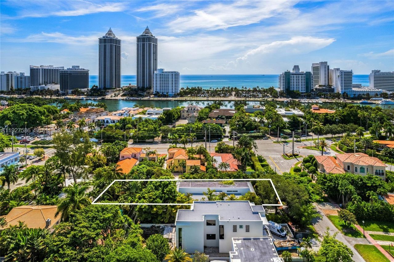 335 W 46th St, Miami Beach, FL 33140 Photo