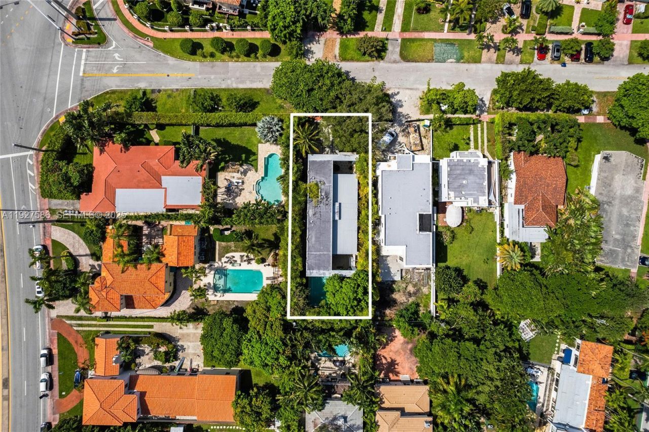 335 W 46th St, Miami Beach, FL 33140 Photo