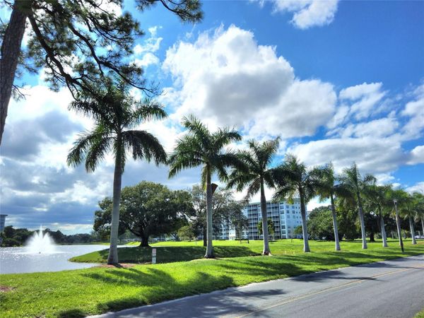 3090 N Course Dr, Unit 412, Pompano Beach, FL 33069