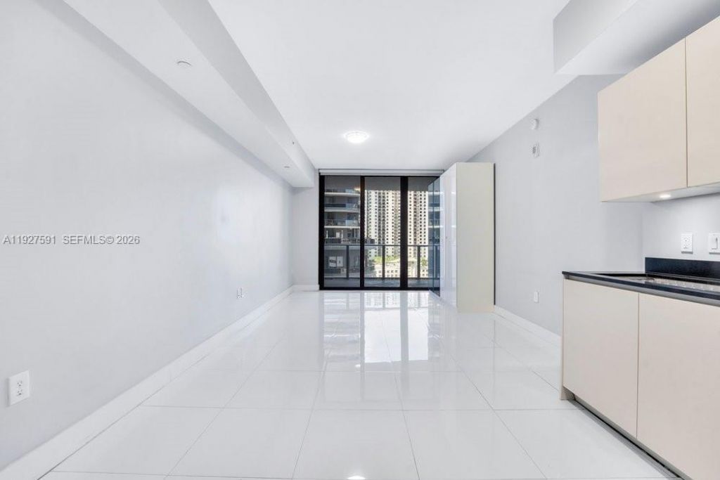 1010 Brickell Ave, Unit 1810, Miami, FL 33131 Photo
