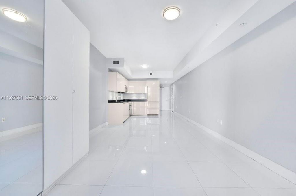 1010 Brickell Ave, Unit 1810, Miami, FL 33131 Photo