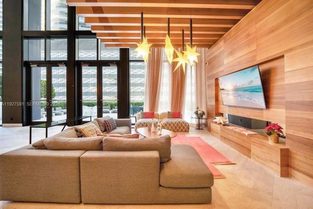 1010 Brickell Ave, Unit 1810, Miami, FL 33131 Photo