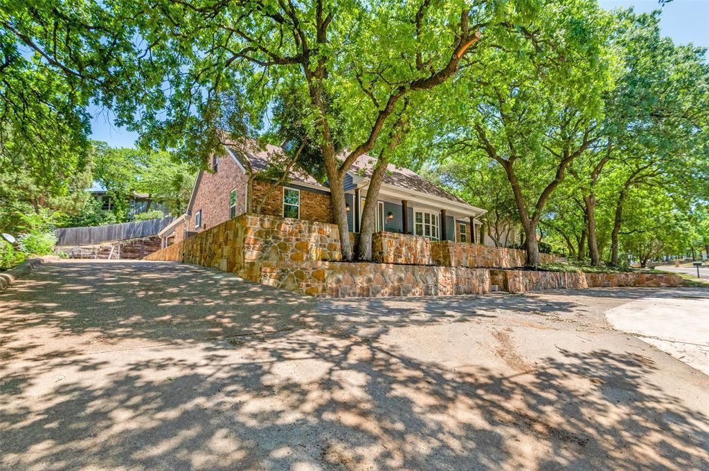 2711 Lincoln Drive, Arlington, TX 76006 Main Photo