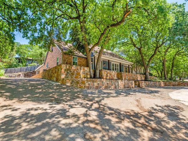 2711 Lincoln Drive, Arlington, TX 76006