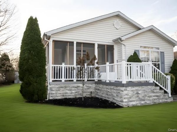 1661 # 519 Old Country rd, Unit 519, Riverhead, NY 11901