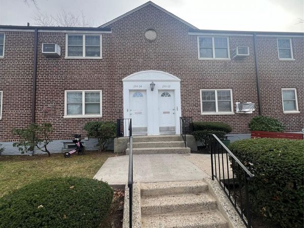 253-04 60th Ave, Unit Upper, Little Neck, NY 11362