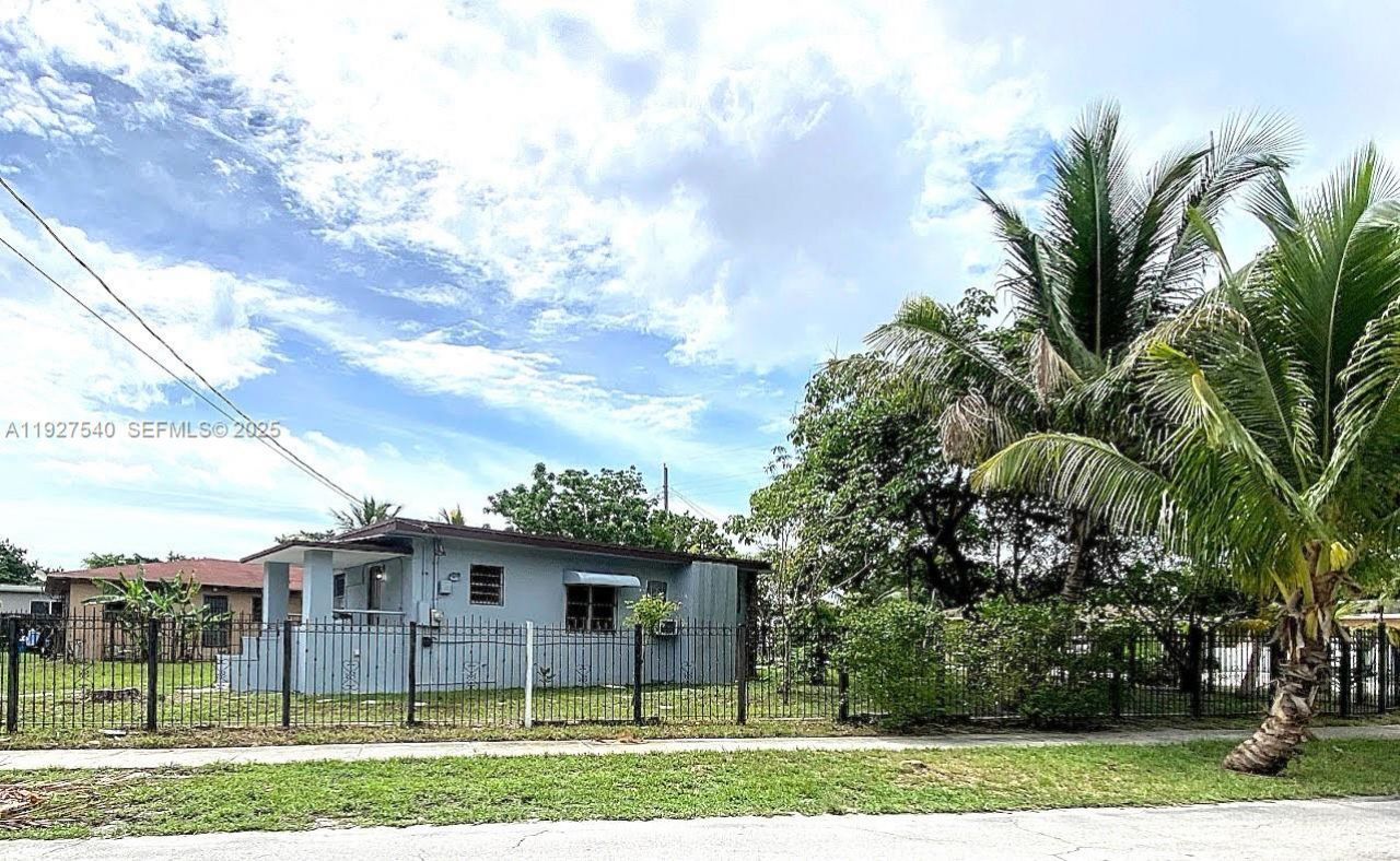 1105 NE 112th St, Miami, FL 33161 Photo