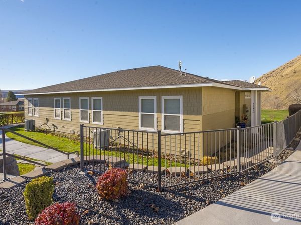 9246 NW Canyon Dr, Unit C12, Quincy, WA 98848