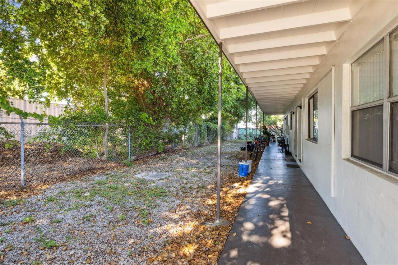 3932 SW 12th Pl, Fort Lauderdale, FL 33312 Photo