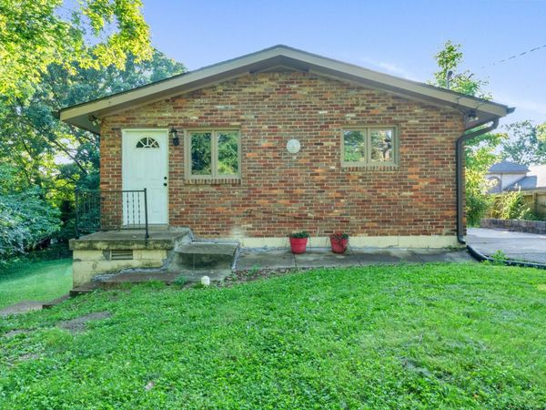 946 Greenwood Ave, Clarksville, TN 37040