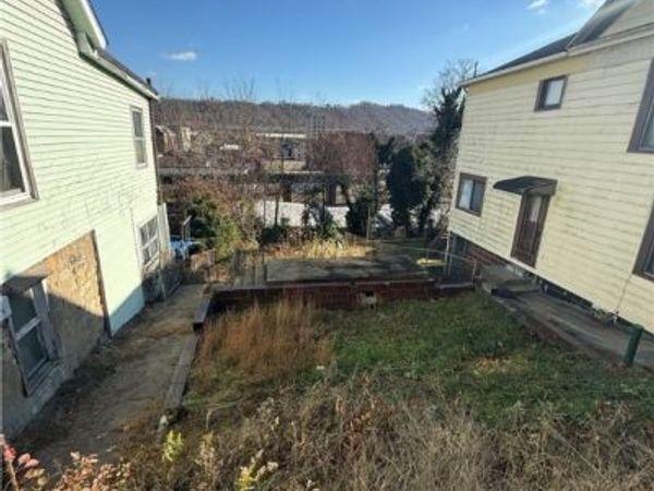 3252 Monroe Street, Bellaire, OH 43906