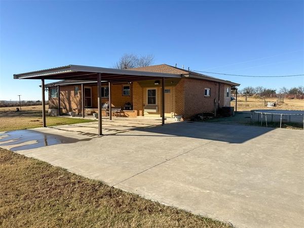 8020 County Road 1110 , Lookeba, OK 73053