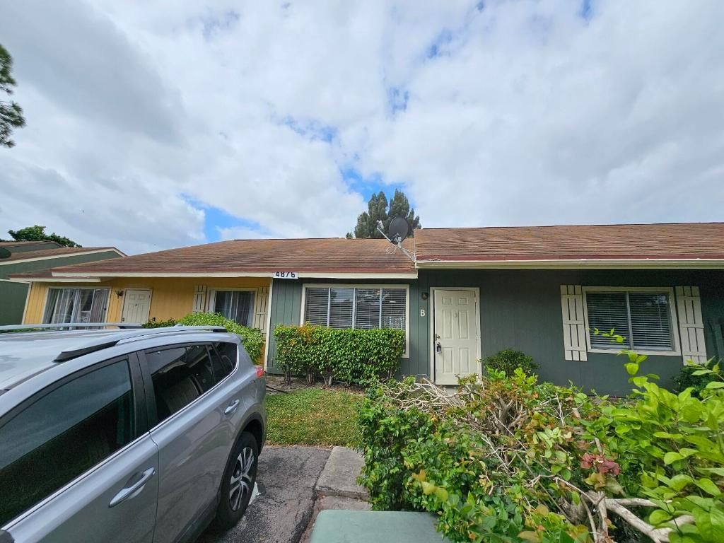 4876 Orleans Court, Unit B, Haverhill, FL 33415 Photo