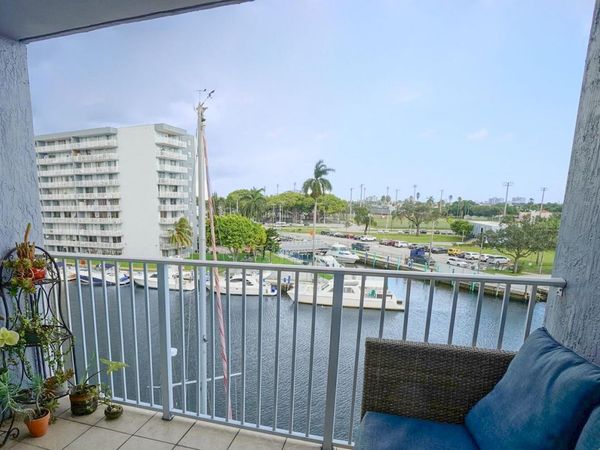 2415 NW 16th Street Road, Unit 512, Miami, FL 33125