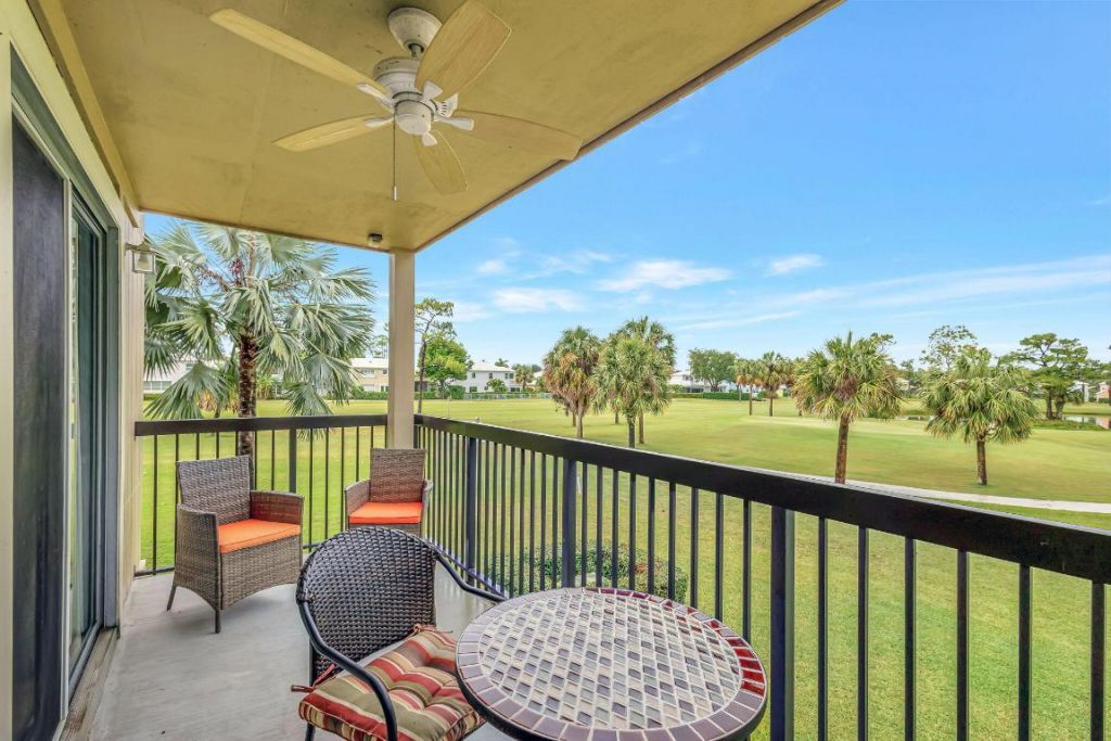 18350 SE Wood Haven Lane, Unit F, Jupiter, FL 33469 Photo